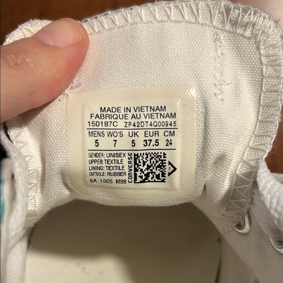 Converse Low Top Metallic Multicolor Unisex Sneakers - Women’s 7, Men’s 5 - Picture 3 of 10